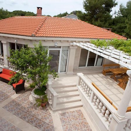 Apartments Barba Petra Dvori Сумартін Екстер'єр фото