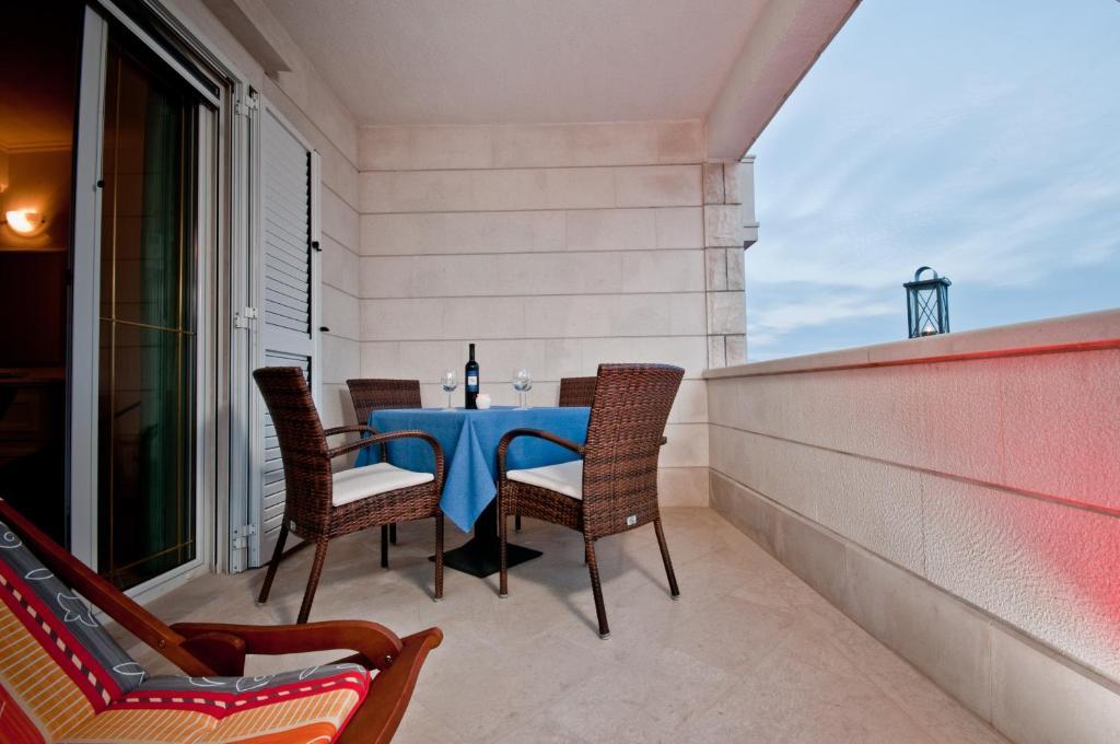 Apartments Barba Petra Dvori Сумартін Екстер'єр фото