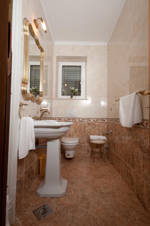 Apartments Barba Petra Dvori Сумартін Екстер'єр фото