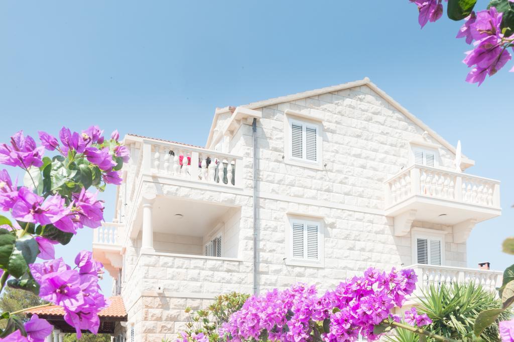 Apartments Barba Petra Dvori Сумартін Екстер'єр фото
