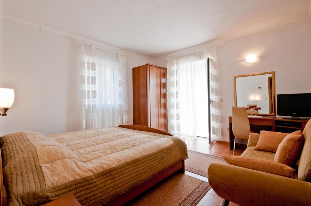 Apartments Barba Petra Dvori Сумартін Номер фото