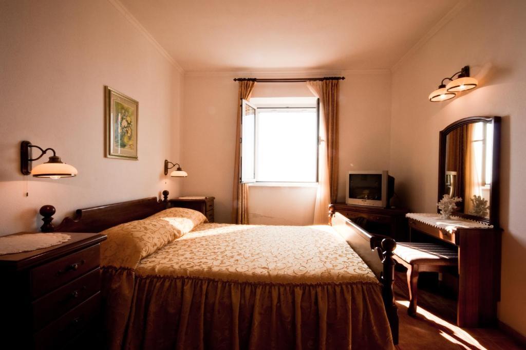 Apartments Barba Petra Dvori Сумартін Номер фото
