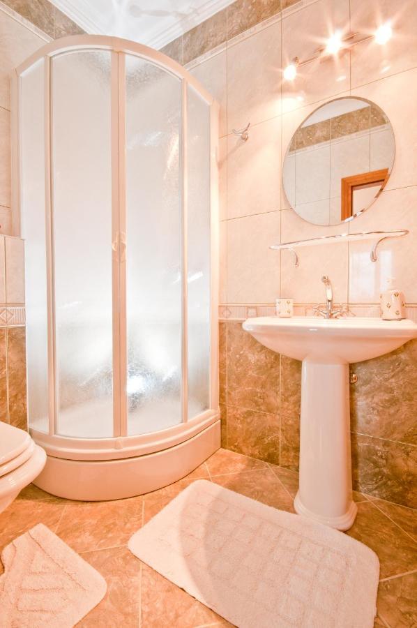 Apartments Barba Petra Dvori Сумартін Екстер'єр фото